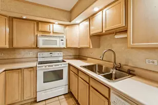 522 E Algonquin Rd, Schaumburg, IL 60173 - Photo 5