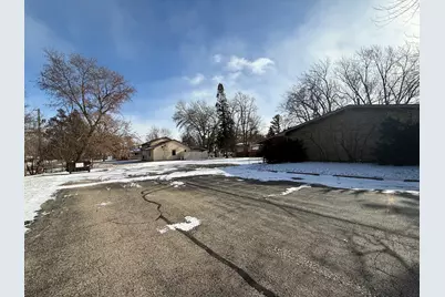 820 Russell Road, Dekalb, IL 60115 - Photo 11