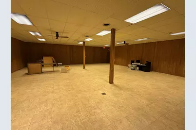 820 Russell Road, Dekalb, IL 60115 - Photo 9