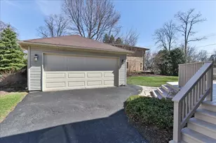 354 Hawthorne Blvd, Glen Ellyn, IL 60137 - Photo 39