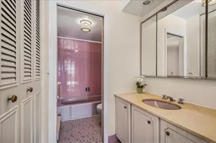 828 Oakton St, Evanston, IL 60202 - Photo 13