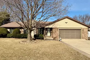 1131 Briar Ct, Ottawa, IL 61350 - Photo 1