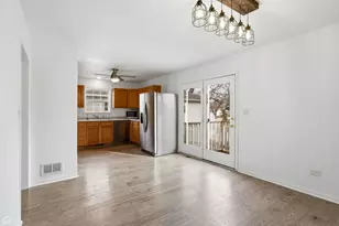 27071 N Ridge St, Wauconda, IL 60084 - Photo 7