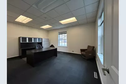 450 E Higgins Road, Elk Grove Village, IL 60007 - Photo 3