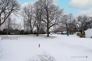 7302 Chevy Chase Ct, Fox Lake, IL 60020 - Photo 23