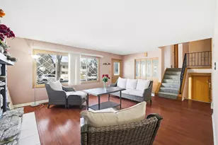 7388 Coventry Ln, Hanover Park, IL 60133 - Photo 9