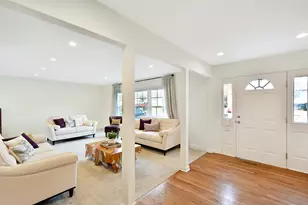 1045 Browning Ln, Lake Zurich, IL 60047 - Photo 5