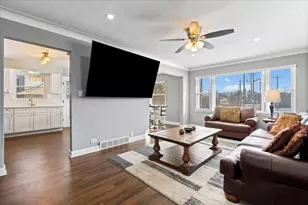 404 N Cass Ave, Westmont, IL 60559 - Photo 3