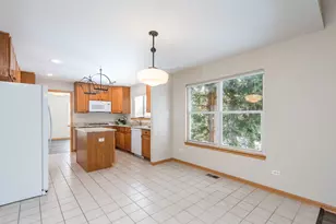 18184 W Old Pine Ct, Gurnee, IL 60031 - Photo 9