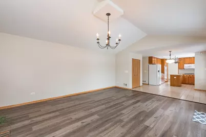 18184 W Old Pine Court, Gurnee, IL 60031 - Photo 5