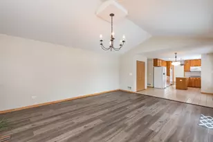 18184 W Old Pine Ct, Gurnee, IL 60031 - Photo 5