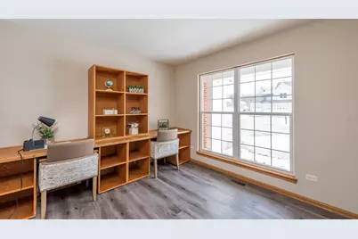 18184 W Old Pine Court, Gurnee, IL 60031 - Photo 11