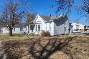 203 W South St, Pinckneyville, IL 62274 - Photo 3