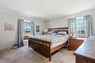 2830 28th St, Rock Island, IL 61201 - Photo 9