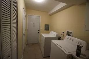 1723 McKool Ave, Streamwood, IL 60107 - Photo 7