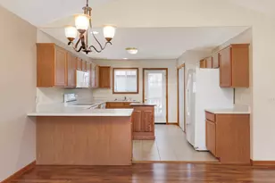 1407 Windham Hill Rd, Bloomington, IL 61704 - Photo 7