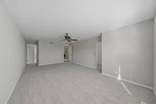 1053 Walker Ct, Antioch, IL 60002 - Photo 15