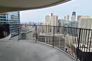 300 N State St, Chicago, IL 60654 - Photo 13