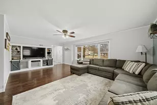 923 Institute Blvd, Dixon, IL 61021 - Photo 11