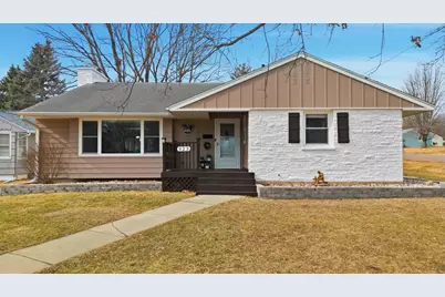 923 Institute Boulevard, Dixon, IL 61021 - Photo 1