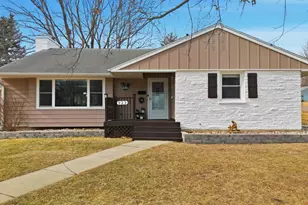 923 Institute Blvd, Dixon, IL 61021 - Photo 1