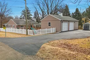 923 Institute Blvd, Dixon, IL 61021 - Photo 3