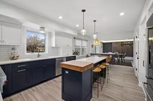 3626 Radcliffe Dr, Northbrook, IL 60062 - Photo 5