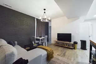 2439 W Walton St, Chicago, IL 60622 - Photo 5