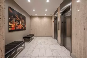 525 W Hawthorne Pl, Chicago, IL 60657 - Photo 7