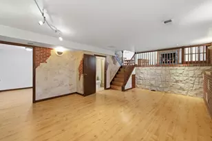 704 Springfield Dr, Roselle, IL 60172 - Photo 15