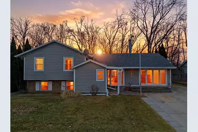 704 Springfield Drive, Roselle, IL 60172 - Photo 1