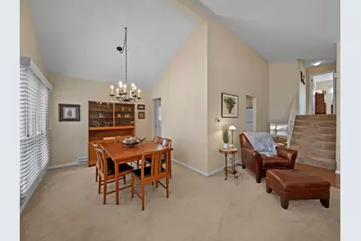 925 N Pecos Avenue, Mount Prospect, IL 60056 - Photo 5