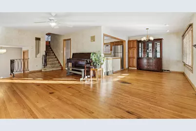 10729 Lamon Avenue, Oak Lawn, IL 60453 - Photo 3