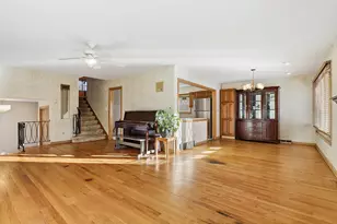 10729 Lamon Ave, Oak Lawn, IL 60453 - Photo 3