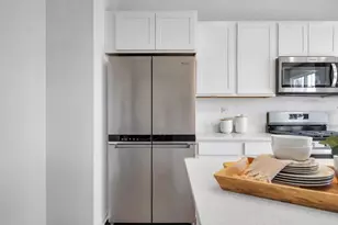 270 Charlestowne Lakes Dr, Saint Charles, IL 60174 - Photo 7