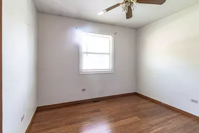 10205 W Chicago Avenue, Beach Park, IL 60099 - Photo 11