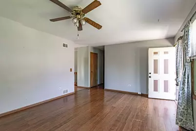10205 W Chicago Avenue, Beach Park, IL 60099 - Photo 5