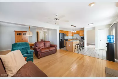 735 Nashua Court, Crystal Lake, IL 60012 - Photo 11