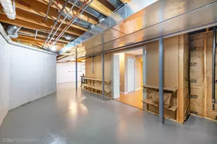 735 Nashua Ct, Crystal Lake, IL 60012 - Photo 33