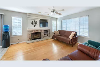 735 Nashua Court, Crystal Lake, IL 60012 - Photo 15