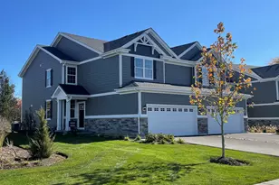 268 Charlestowne Lakes Dr, Saint Charles, IL 60174 - Photo 1