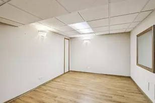 2019 E Avon Ln, Arlington Heights, IL 60004 - Photo 41