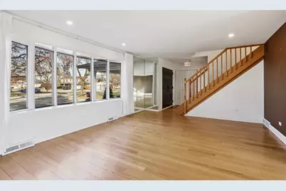 2019 E Avon Lane, Arlington Heights, IL 60004 - Photo 5