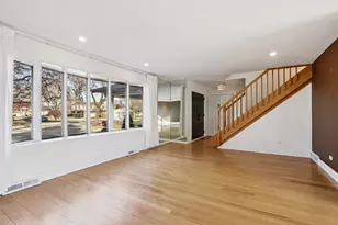 2019 E Avon Ln, Arlington Heights, IL 60004 - Photo 5