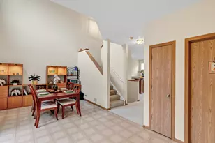 282 Monarch Dr, Streamwood, IL 60107 - Photo 11