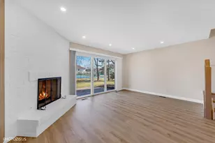 1363 S Old Wilke Rd, Arlington Heights, IL 60005 - Photo 5