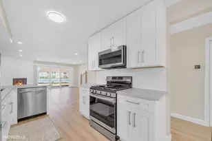 1363 S Old Wilke Rd, Arlington Heights, IL 60005 - Photo 7