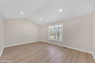 1363 S Old Wilke Rd, Arlington Heights, IL 60005 - Photo 11