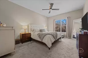 1018 Ravendale Ct, Naperville, IL 60540 - Photo 17