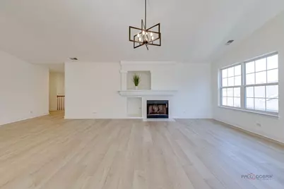 517 E Saddlebrook Lane, Vernon Hills, IL 60061 - Photo 3